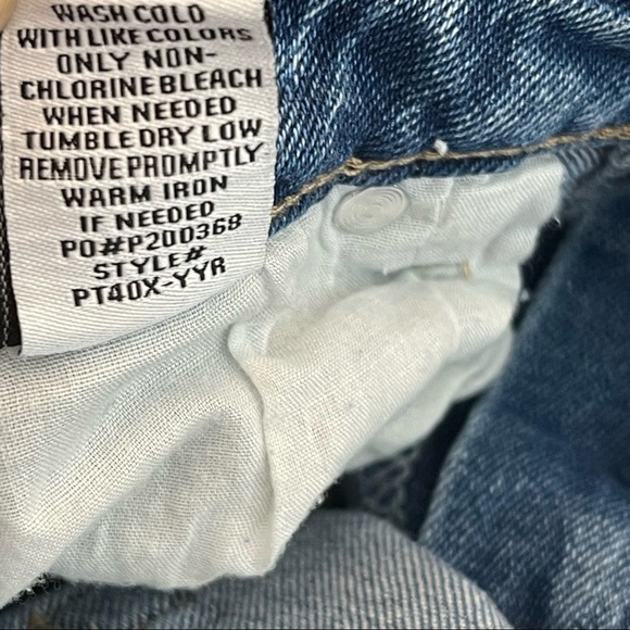 Almost Famous 7 Women's Ripped Distressed Dad Jeans NWT - Picture 11 of 11